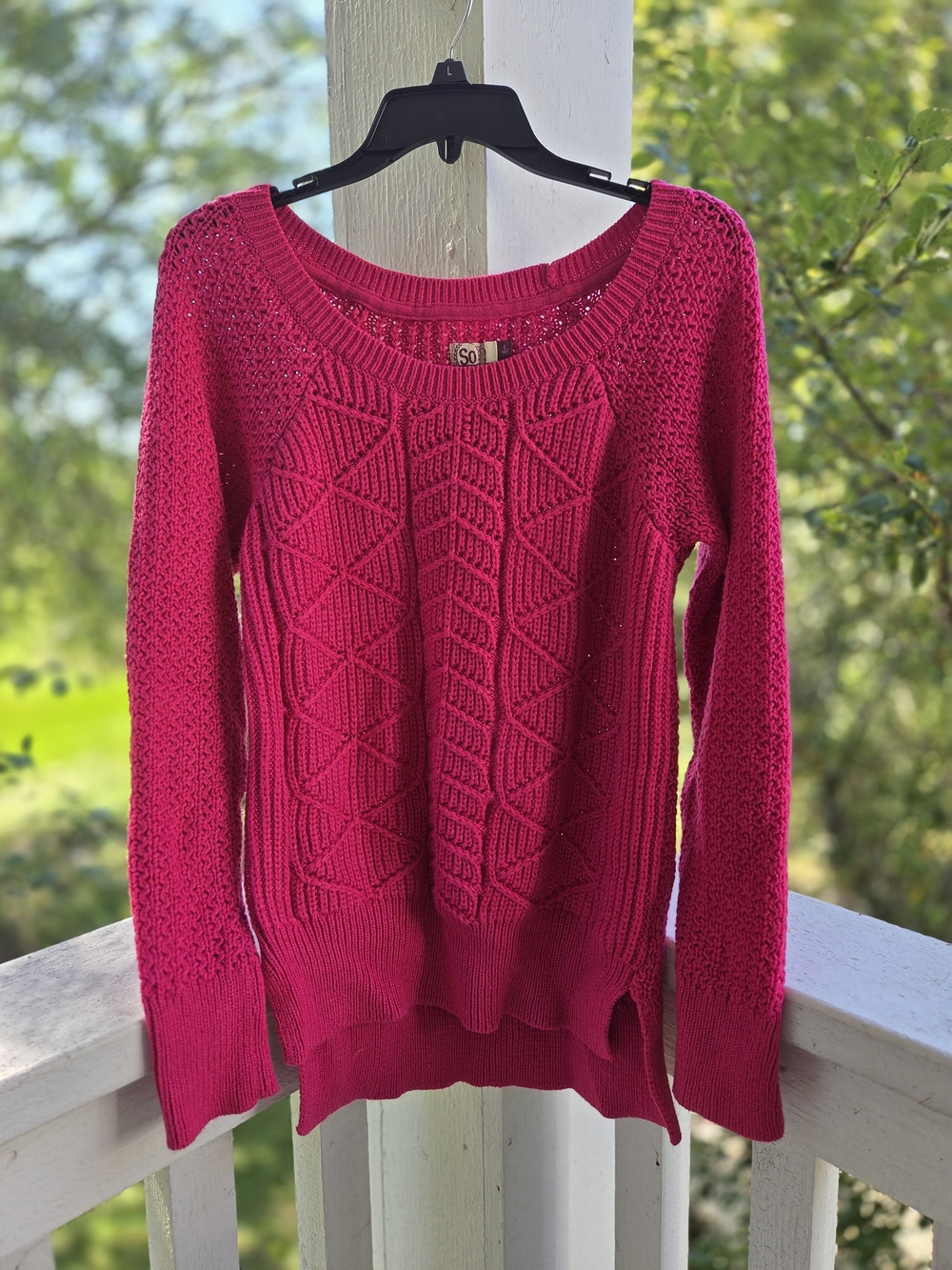 SO Womens Bright Fuchsia Cable Knit Scoop Neck Sweater